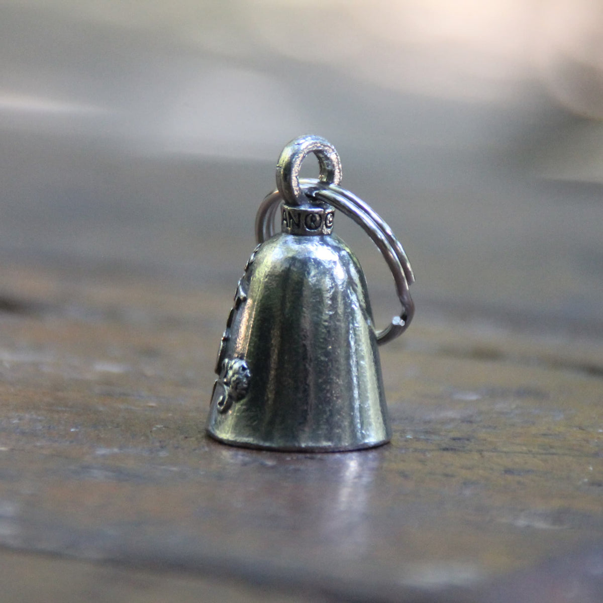 Guardian Bell Meilleure Maman motarde du monde vue de dos