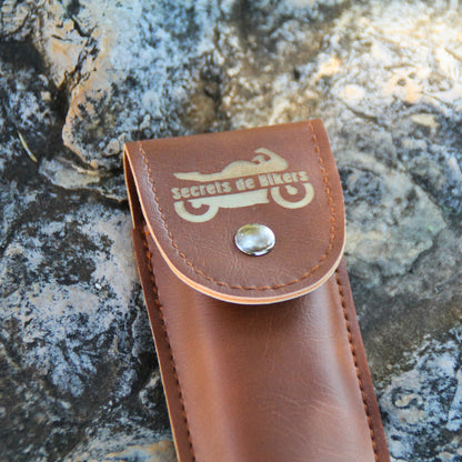 Etuis en cuir gravé Secrets de Bikers pour le limonadier en bois.