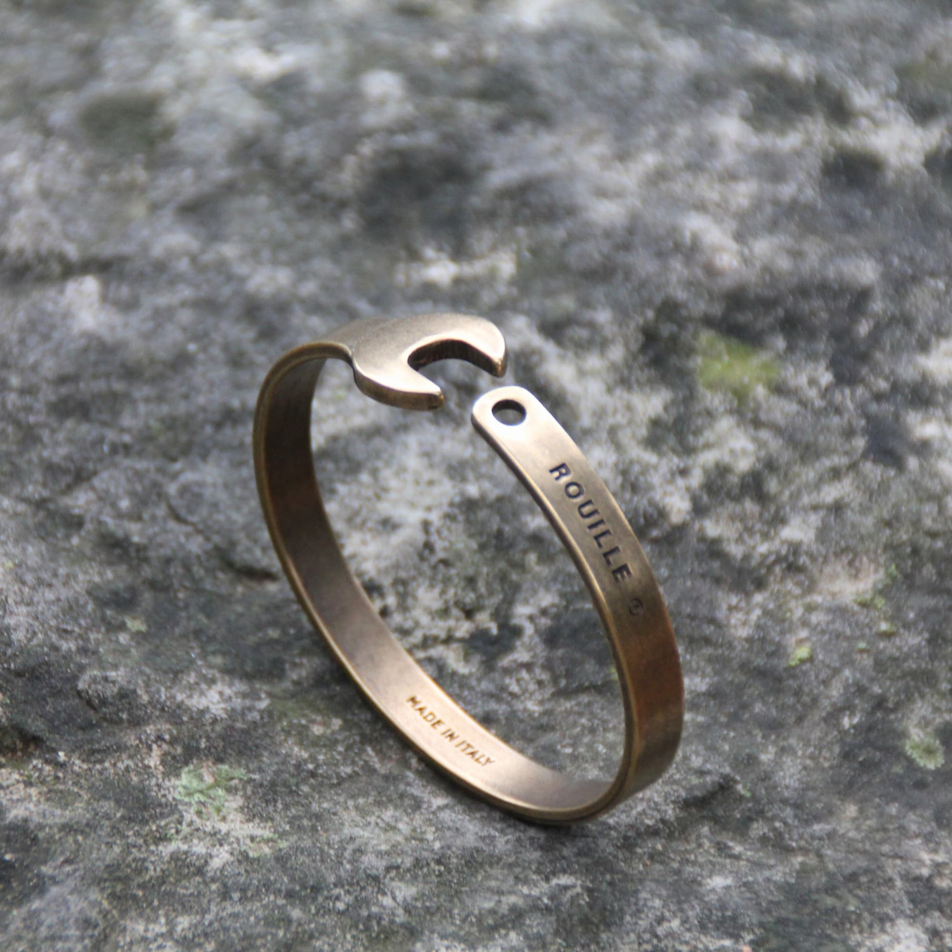 Bracelet jonc doré vintage en forme de clé plate