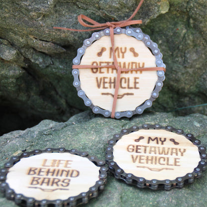 Lot de 2 dessous de verre en bambou et chaine gravés