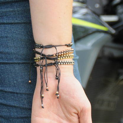 Zoom sur le noeud coulissant des Bracelets ajustables double roulement à billes.