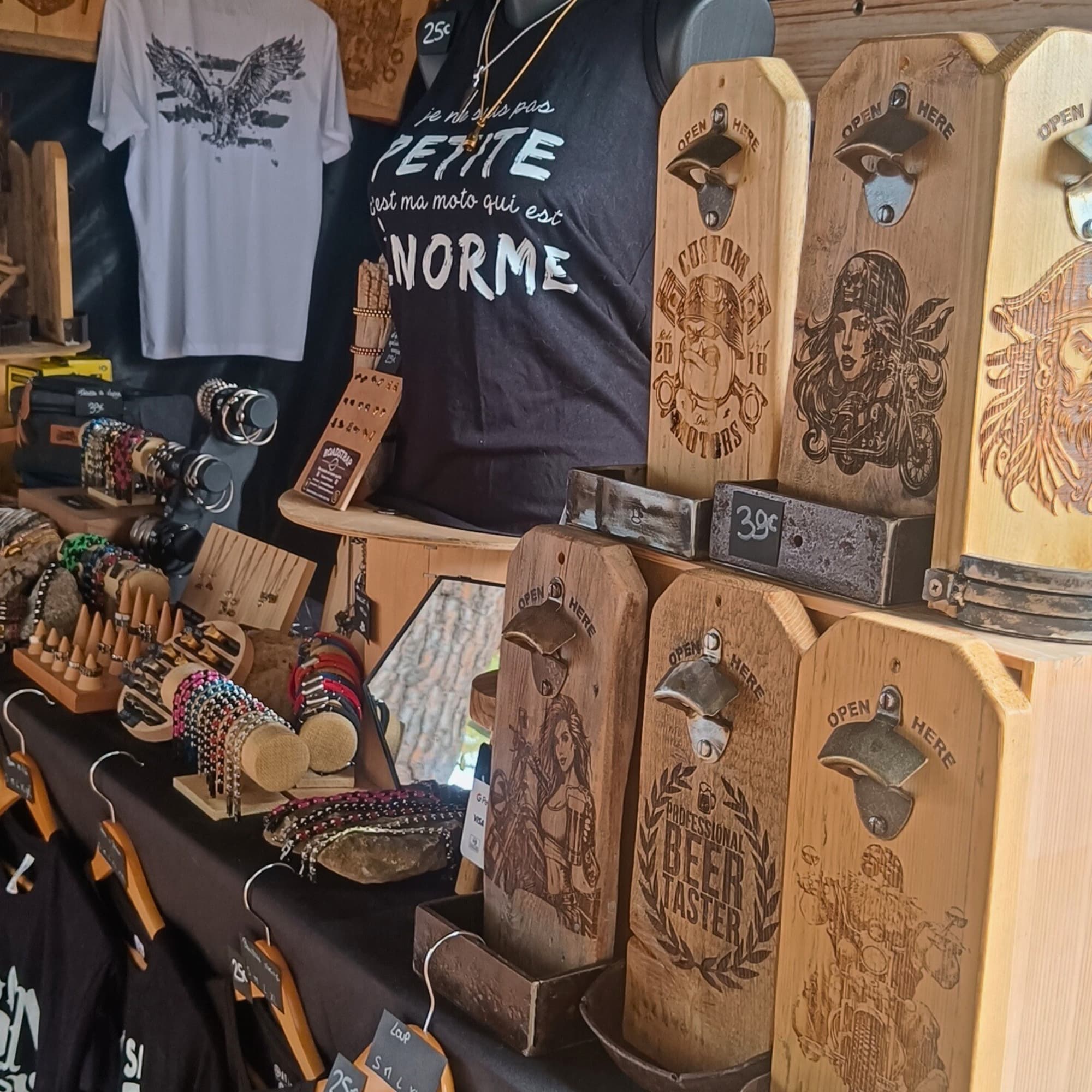Nouveaux produits présentés à la Hell's Week 2025 à Fréjus sur le stand Secrets de Bikers