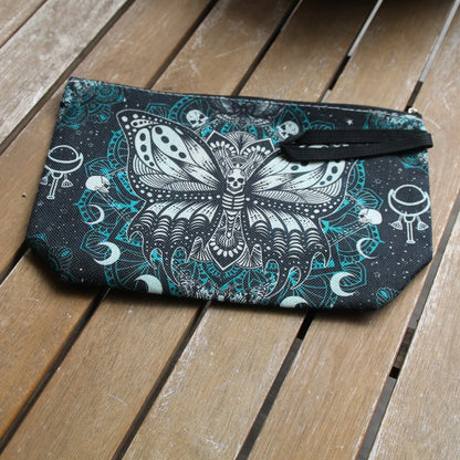 Pochette motarde Papillon Mandala posée à plat, vide, en polyester imitation lin