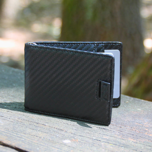 Porte feuille en cuir carbon, une idée originale pour un cadeau motard