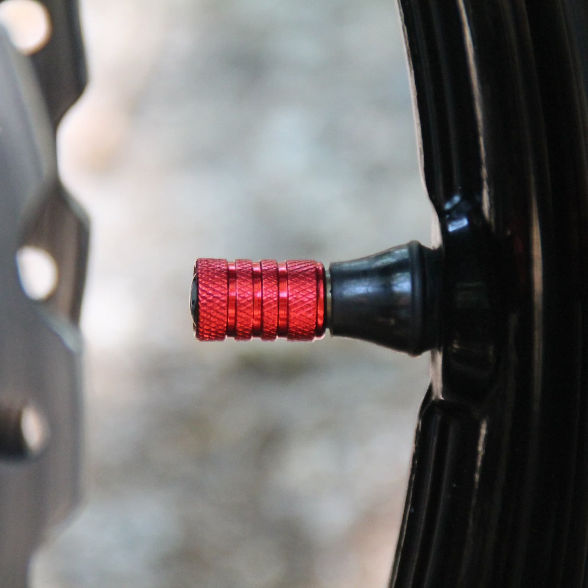 Profile des Bouchons de valve moto rouges et crâne. 