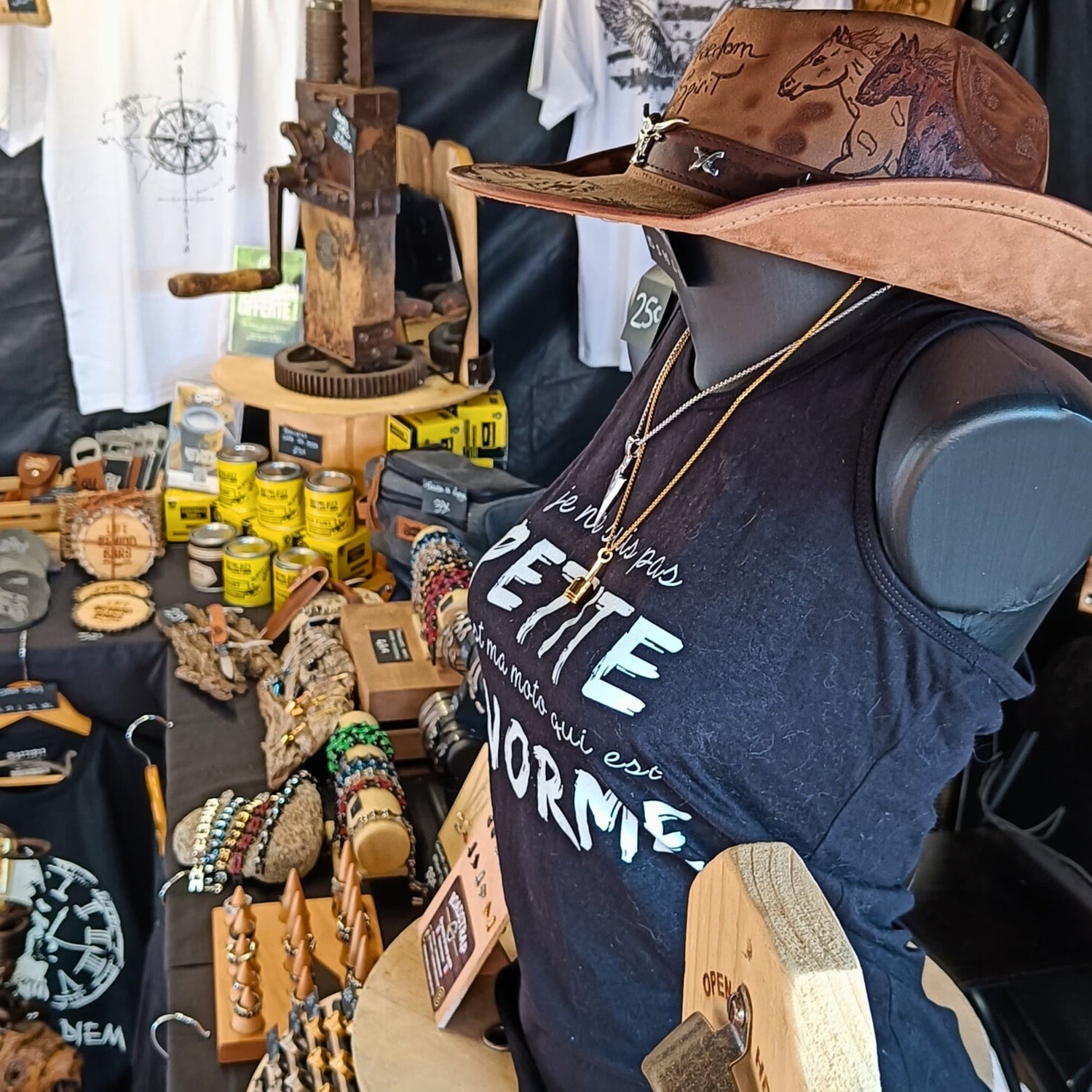 Détails du stand Secrets de Bikers tenu au festival Hell's week 2025 à Fréjus