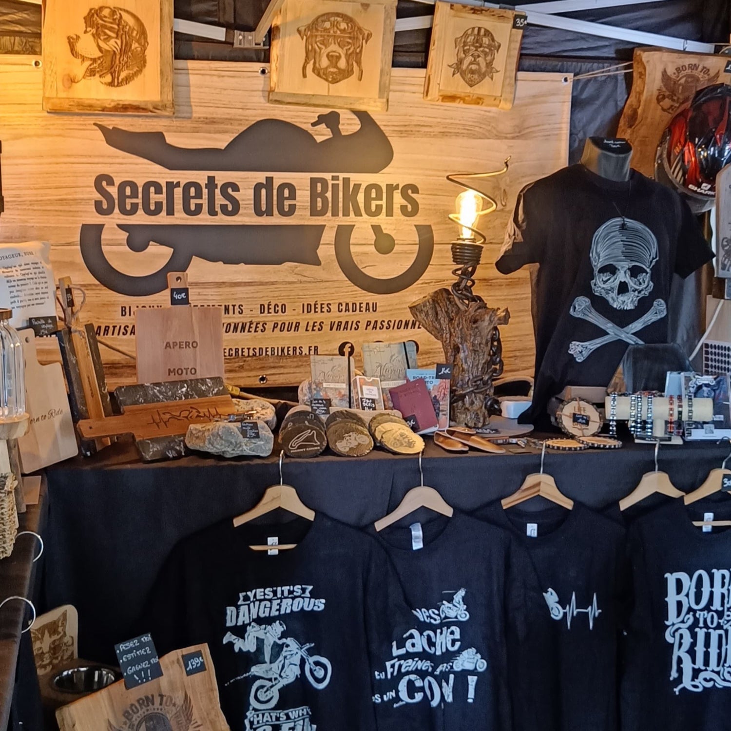 Stand exposant Secrets de Bikers au Sou'papes Festival 2025 à Avignon