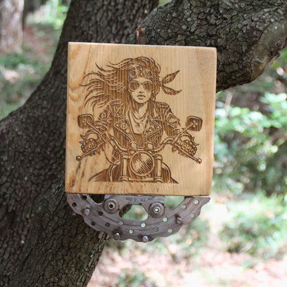 Tableau porte clés artisanal en bois et métal recyclé