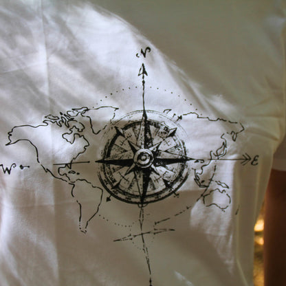 Tshirt motard blanc avec illustration boussole road trip