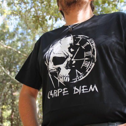 T-shirt homme Carpe Diem, design demi tête de mort et horloge
