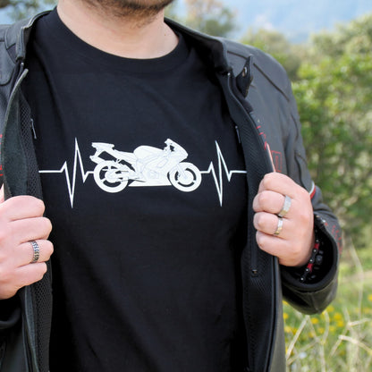 T-shirt homme en coton noir imprimé d'une ligne de battements de cœur traversé par une moto. Idée cadeau idéal pour fan de moto !