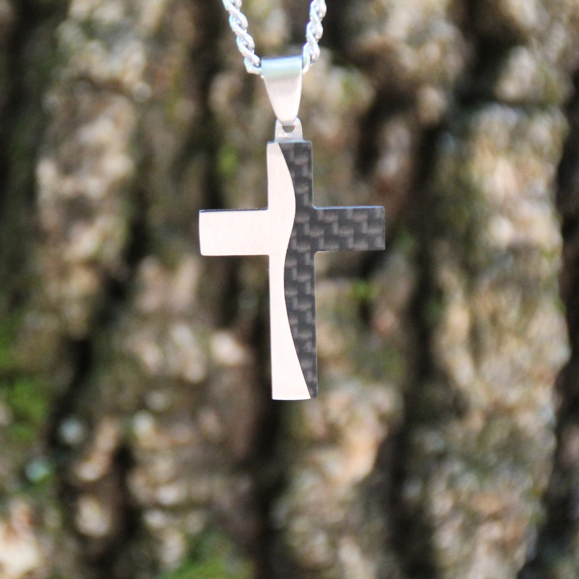 Details du collier acier inox et fibre de carbone