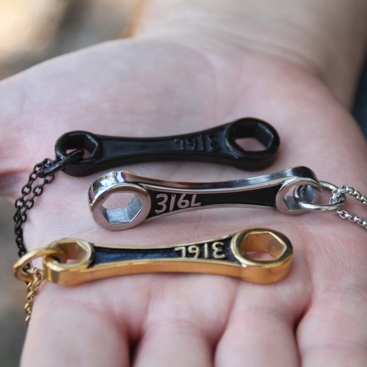 Colliers pendentif clé mécanique acier inoxydable pour motards et bikers
