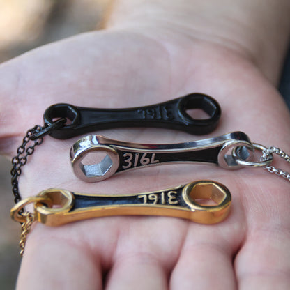 Colliers pendentif clé mécanique acier inoxydable pour motards et bikers