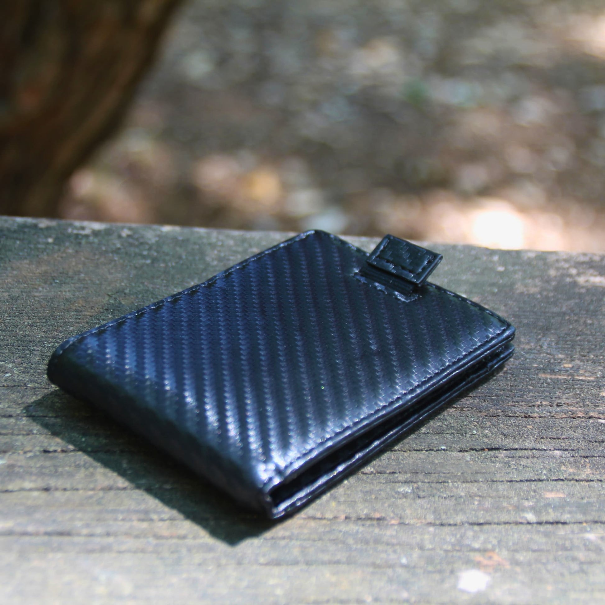 Porte feuille carbon fermé, idéal pour motard