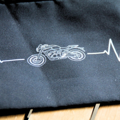 Zoom sur le tissu de la Pochette tissu noire ligne de vie moto